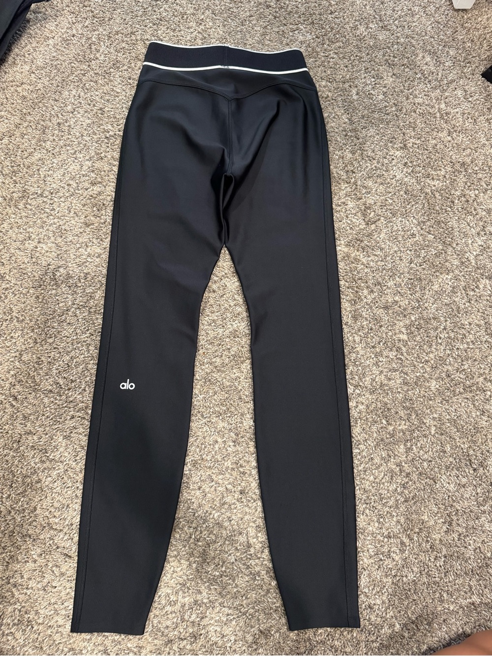 ALO Yoga Airlift High-waist alignment Black Leggings with White Waist Trim